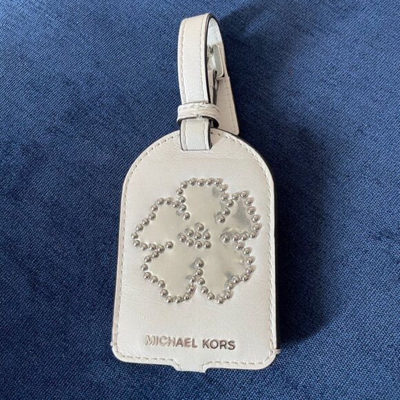 MICHAEL KORS White & Silver Flower Luggage Tag - Picture 6 of 8
